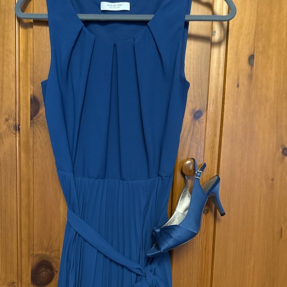 Mid length chiffon dress and matching sandals - Picture 1 of 9